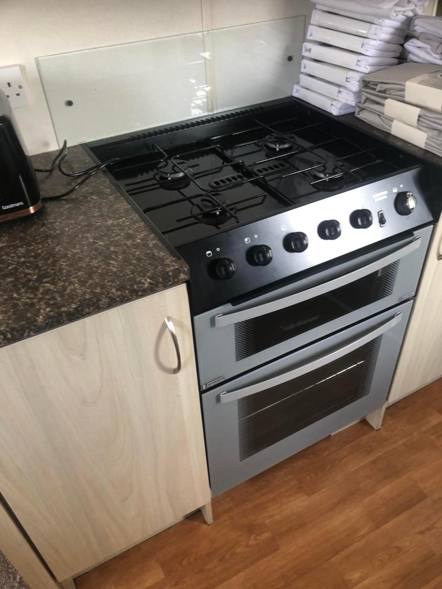 3 Bedrooms, 8 Berth Caravan, Lyons Robin Hood In Rhyl
