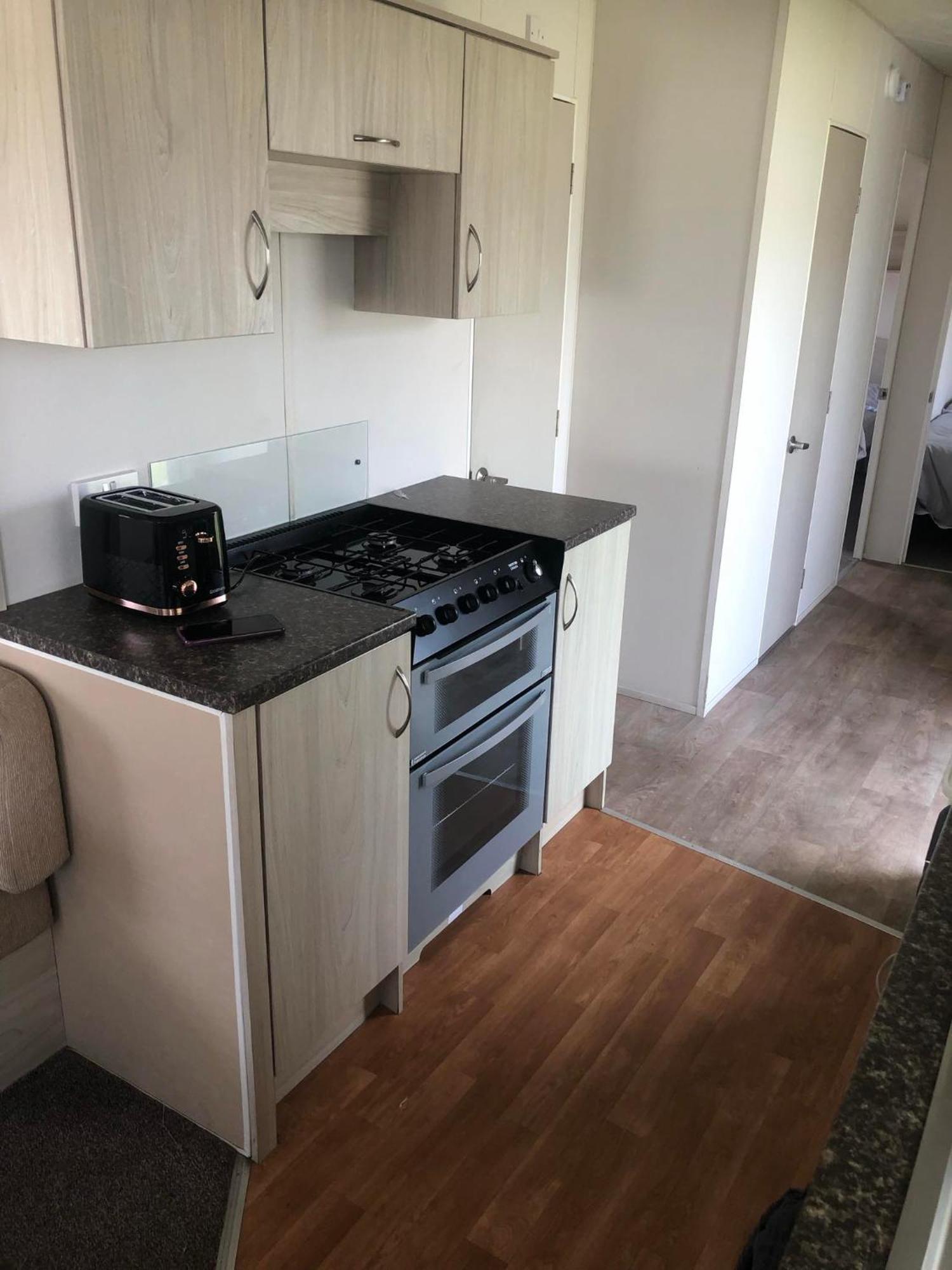 3 Bedrooms, 8 Berth Caravan, Lyons Robin Hood In Campsite Rhyl