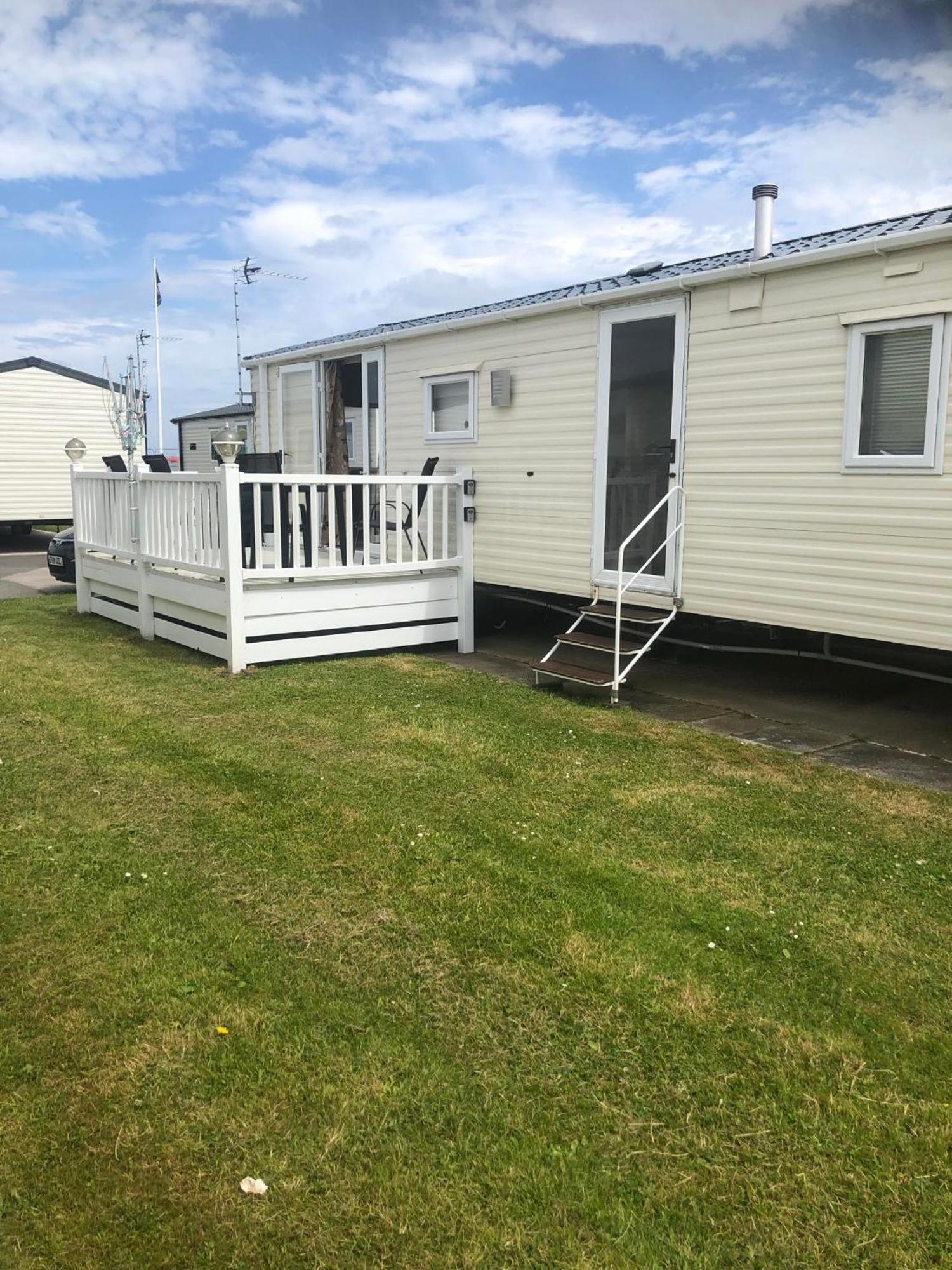 3 Bedrooms, 8 Berth Caravan, Lyons Robin Hood In Rhyl